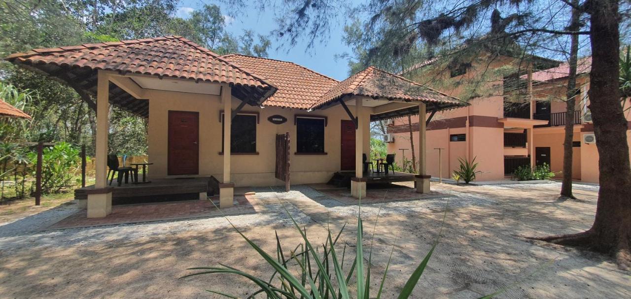 Pandan Laut Beach Resort Kampung Penarik Zewnętrze zdjęcie